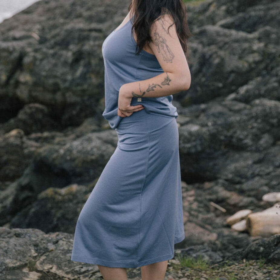 Skirt | Esther is wearing size Medium, height is 5.5"