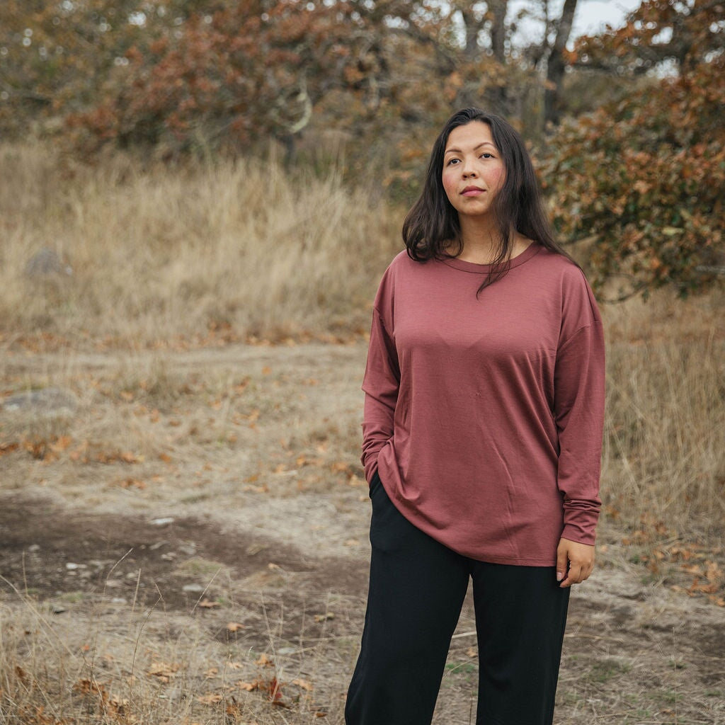 Oversized T | Hanna is wearing size Small, height 5.3"