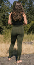 Leggings | Martina is wearing size Medium, height 5.5"