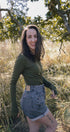 Thumbholes | Claire is wearing size XSmall, height 5.5"