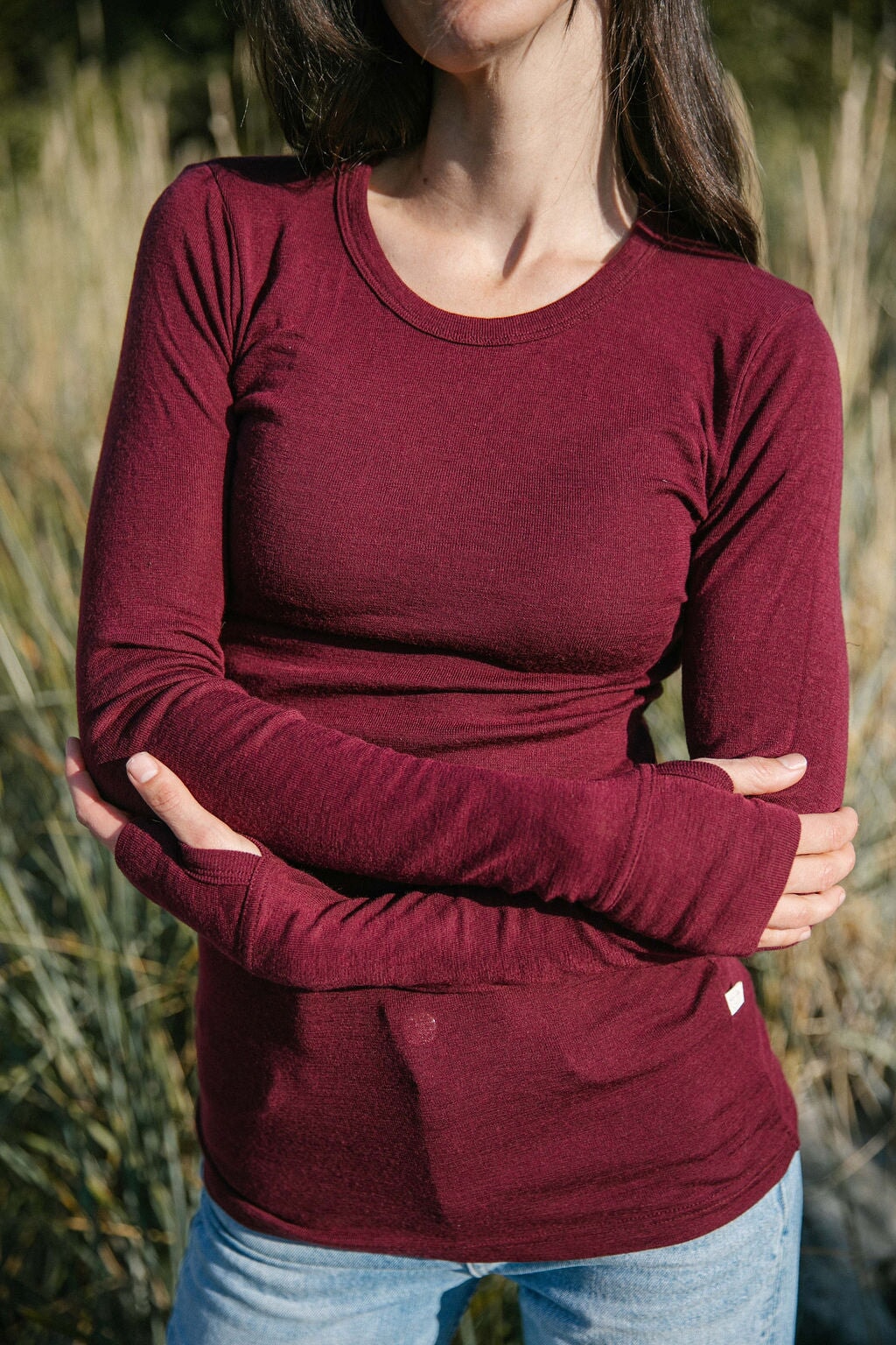 Thumbholes | Stela is wearing size Small, height 5.7"
