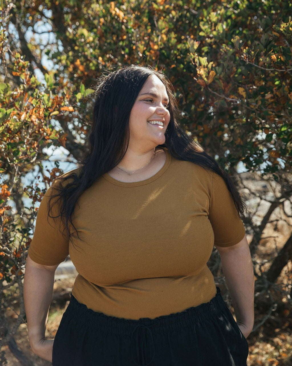 Fitted T | Sybil is wearing size 3XL, height 5.6"