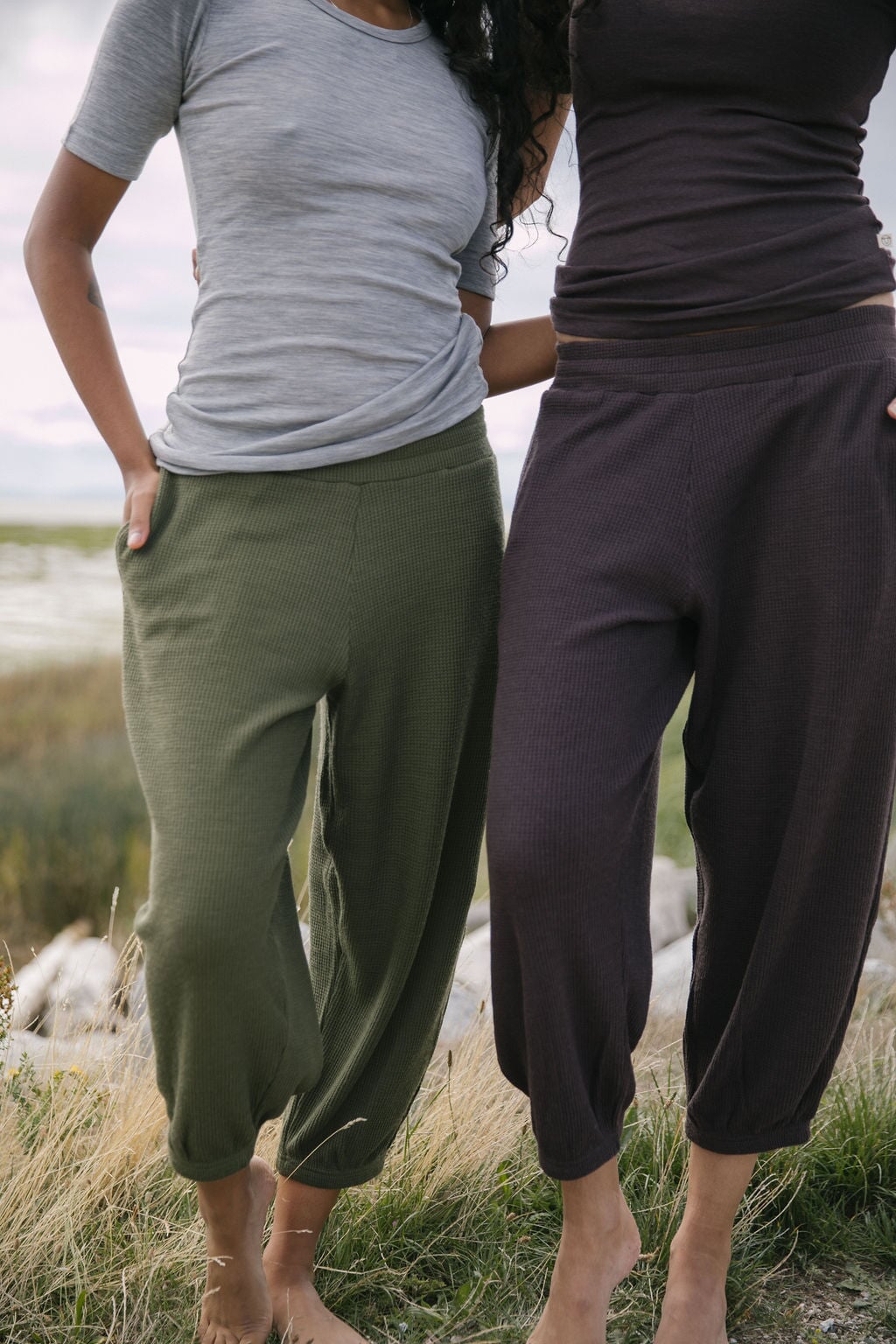 Waffle Balloon Pants | Model in Olive wearing size XS (height 5.4") Model in Chocolate wearing size S (height 5.9")
