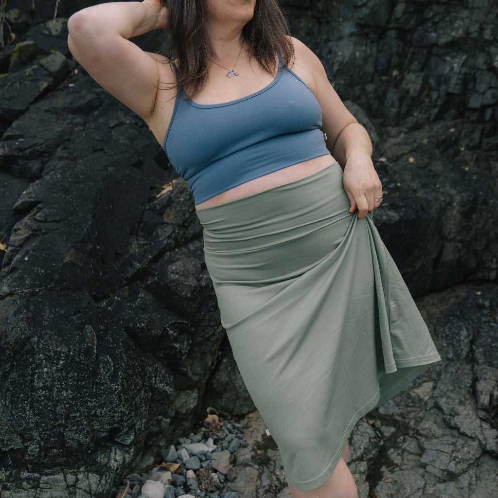 Skirt | Norah is wearing size Medium, height is 5.6"